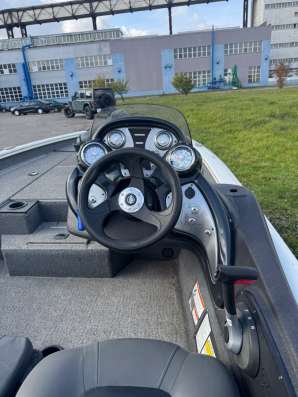Катер Tracker фото 6