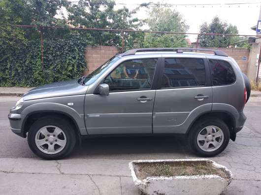 Компания продает Chevrolet Niva фото 5