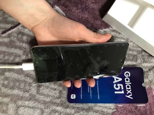 Продам телефон Samsung A51 (белый) в Кемерове