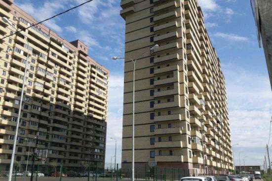 Продам однокомнатную квартиру в Краснодар.Жилая площадь 38  кв.м.Этаж 13.Дом кирпичный.