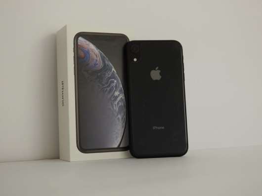 Продам iPhone XR
