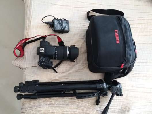 Продам фотокамеру canon 700 d