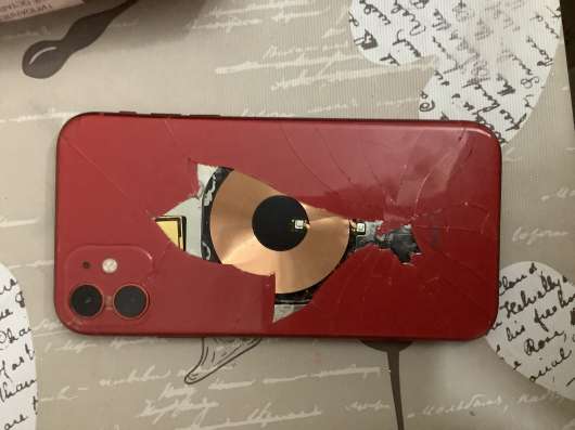 Телефон iPhone 11 , сломан и нужен ремонт в Анапе фото 8