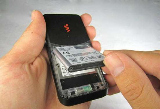 Sony Ericsson W580i (оригинал. комплект) в Москве фото 3
