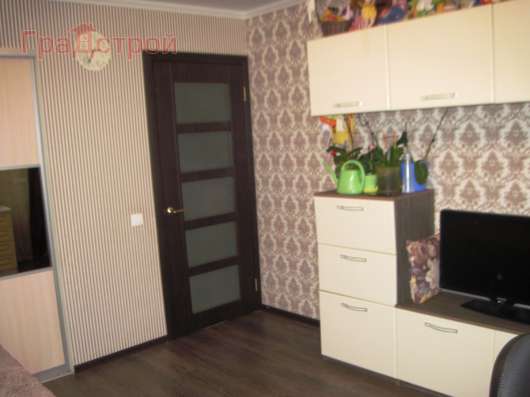Продам однокомнатную квартиру в Вологда.Жилая площадь 39,10  кв.м.Дом кирпичный.Есть Балкон.