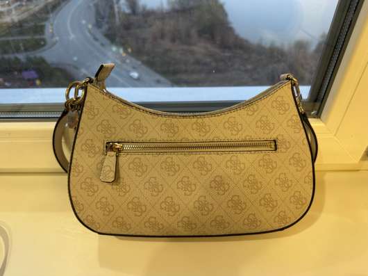 Сумка Guess в Казани