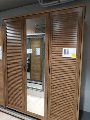 Продаётся шкаф трехстворчатый