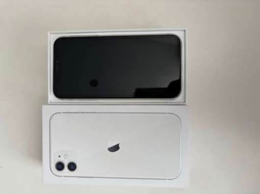 iPhone 11,белый,б/у в упаковке в Геленджике