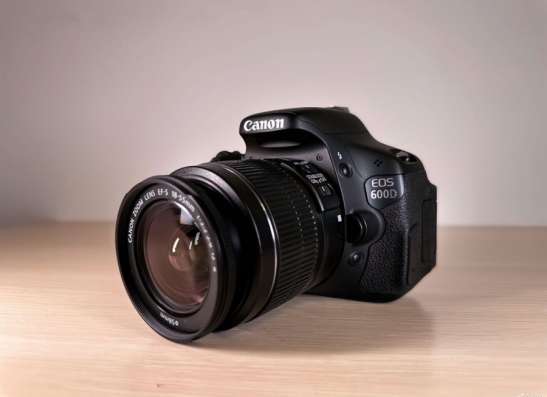 Продам фотоаппарат Canon EOS 600D.