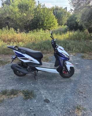 Продам скутер Vento City