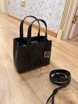 Продаю сумку Armani Exchange в Румянцево