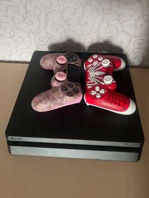 Sony Playstation 4 slim 500gb (2 геймпада)