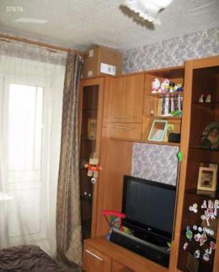 Продам однокомнатную квартиру в Подольске. Жилая площадь 34 кв.м. Этаж 2. Дом кирпичный.