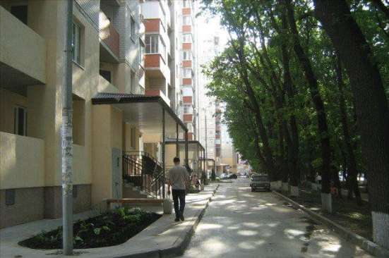 Продам трехкомнатную квартиру в Краснодар.Жилая площадь 90  кв.м.Этаж 16.Дом монолитный.