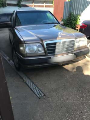 Mercedes-Benz w124