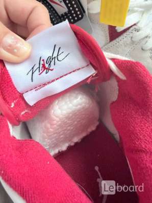 Новые кроссовки Nike
