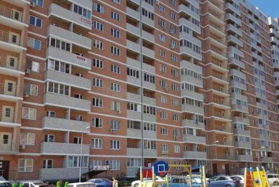 Продам однокомнатную квартиру в Краснодар.Жилая площадь 38  кв.м.Этаж 12.Дом монолитный.