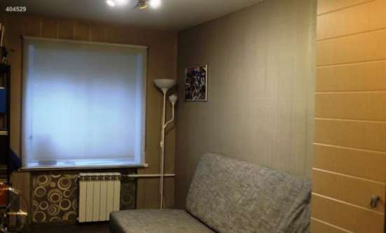 Продам двухкомнатную квартиру в Подольске. Жилая площадь 45 кв.м. Этаж 1. Дом кирпичный.