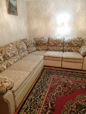 Продаётся большой угловой диван и кресло
