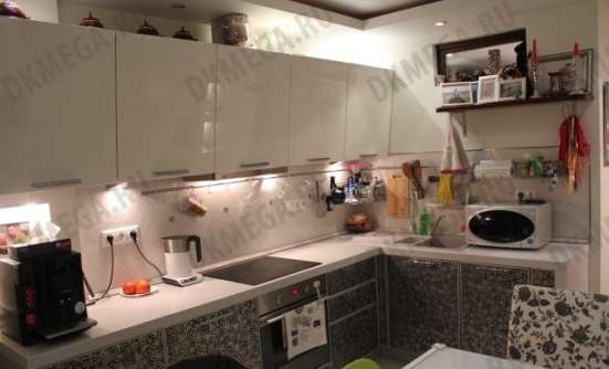 Продам двухкомнатную квартиру в Красногорске. Жилая площадь 64,20 кв.м. Этаж 3. Дом панельный.
