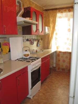 Продам трехкомнатную квартиру в Вологда.Жилая площадь 57,60  кв.м.Дом кирпичный.Есть Балкон.