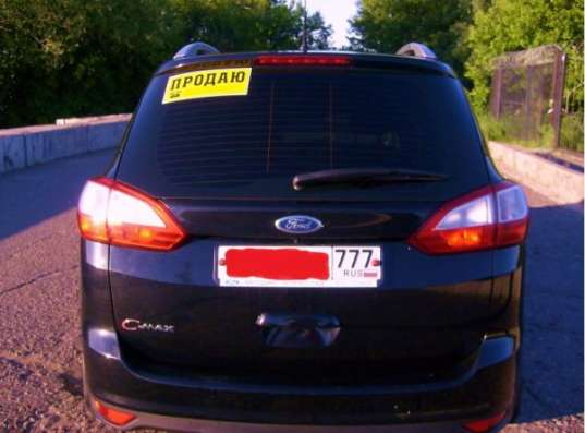 Продаю семейный автомобиль в Москве фото 3