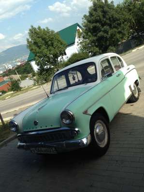 Антикварный автомобиль