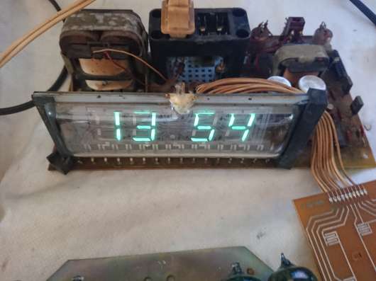 Часы электронные цифровые 4 штуки в Челябинске фото 9