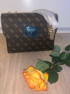 Сумка Guess