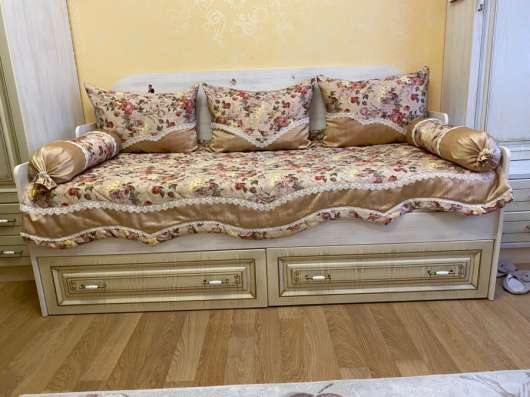 Кровать с новым матрасом