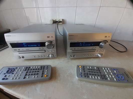 Центр музыкальный   Onkyo DR-815.