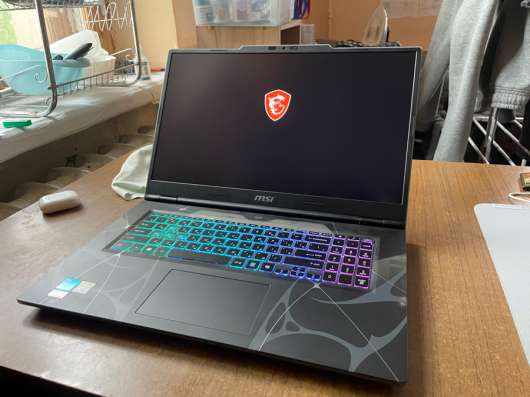 Ноутбук msi cyborg 17 в Санкт-Петербурге фото 3