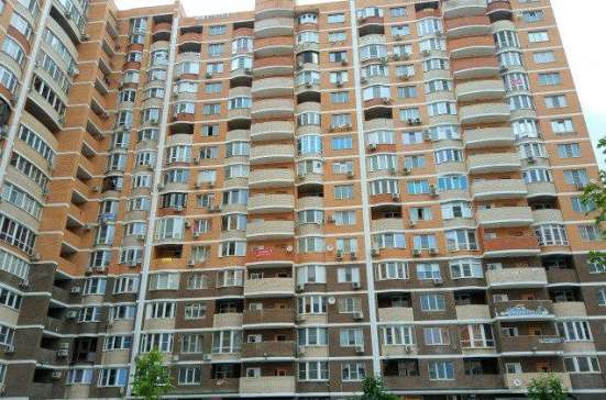 Продам однокомнатную квартиру в Краснодар.Жилая площадь 57  кв.м.Этаж 4.Дом монолитный.