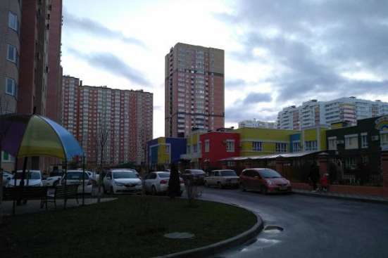 Продам однокомнатную квартиру в Краснодар.Жилая площадь 38  кв.м.Этаж 18.Дом монолитный.