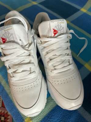 Продажа. Белые кроссовки Reebok в Москве фото 5