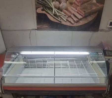Продам морозильную витрину