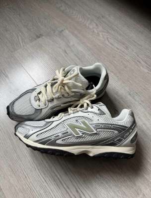 Продаю New balance 204L