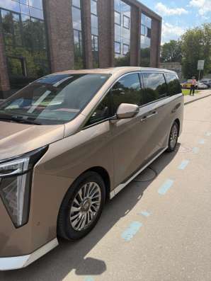 Трансфер на GAC M8/ Минивэн бизнес-класса в Москве