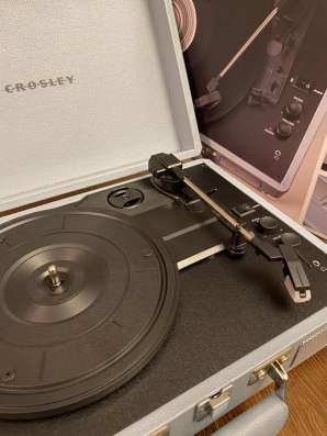 Виниловый проигрыватель Crosley cruiser deluxe в Ростове-на-Дону