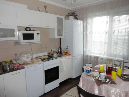 Продам четырехкомнатную квартиру в Липецке. Жилая площадь 79 кв.м. Этаж 1. Есть балкон. в Липецке