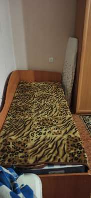 Продаю 1,5 спальную кровать