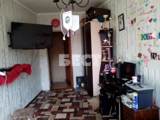 Продам четырехкомнатную квартиру в Москве. Жилая площадь 88 кв.м. Дом панельный. Есть балкон. в Москве