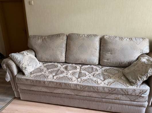 Продаю диван и одно кресло