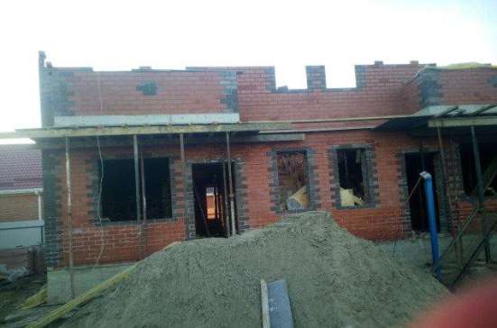 Продам многомнатную квартиру в Краснодар.Жилая площадь 104  кв.м.Этаж 2.Дом монолитный.
