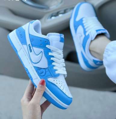 Кроссовки Nike