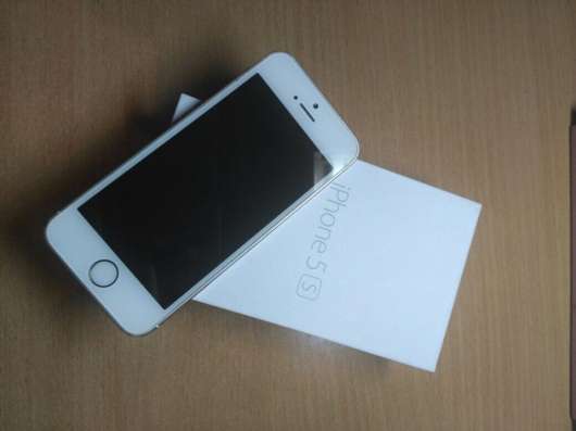 Продам iPhone 5s 16 ГБ золотой
