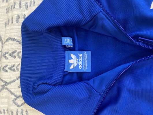 Продаю спортивку adidas в Якутске