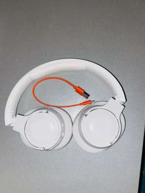 Продаю наушники JBL Tune 720 BT в Казани