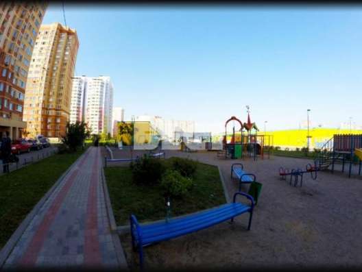 Продам трехкомнатную квартиру в г.Котельники. Жилая площадь 90 кв.м. Дом кирпичный. Есть балкон. в Котельниках