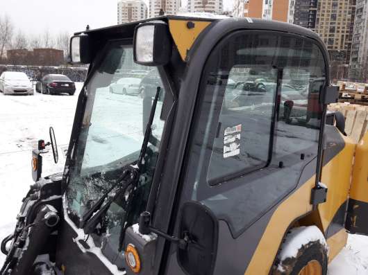 Мини-погрузчик JCB 190, 2013 г. в фото 7